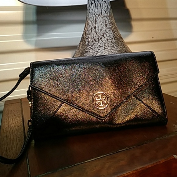 Tory Burch Handbags - Tory Burch wristlet Wallet